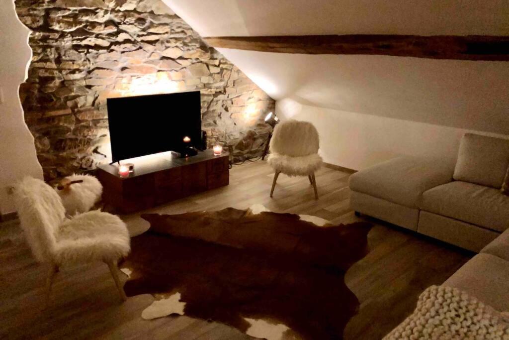 Apartamento Le Grenier De Charlotte Libin Exterior foto